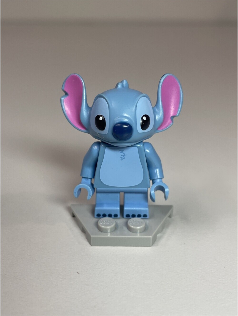 Disney Lego 71012 - Minifigure Series 1 - Stitch Rare
